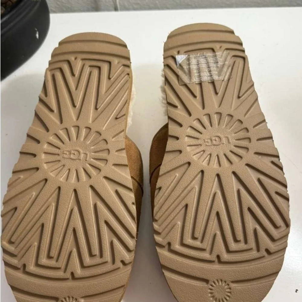 UGG Tan Suede Leisure Outdoor Slide men size 8